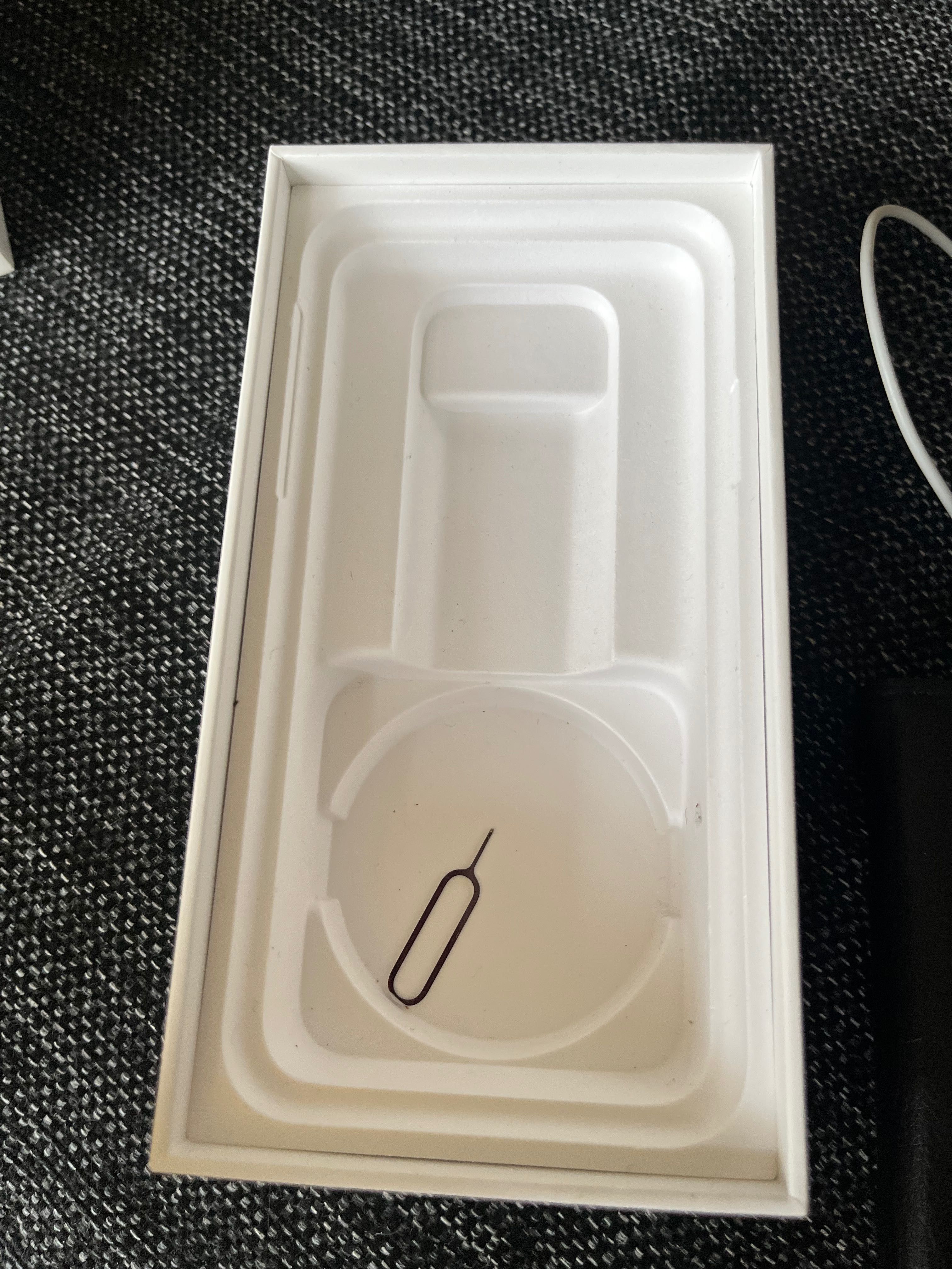 Телефон IPhone X-256 GB