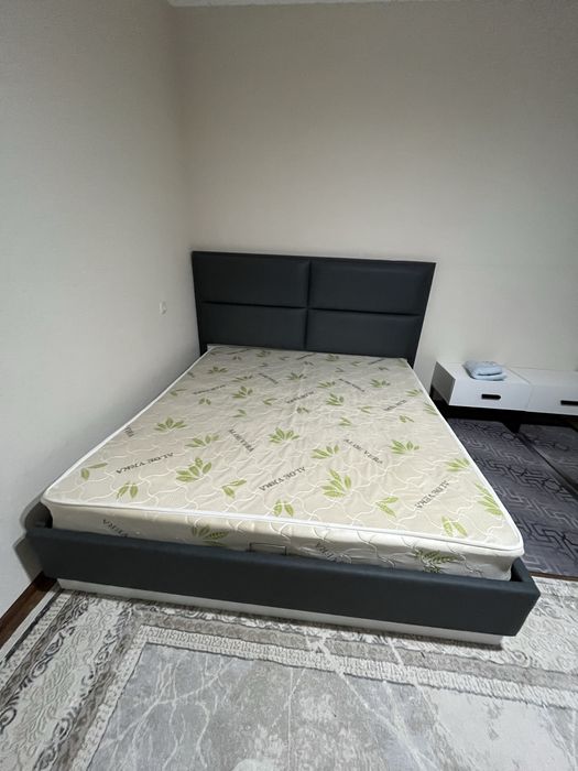 Продам спальный гарнитур