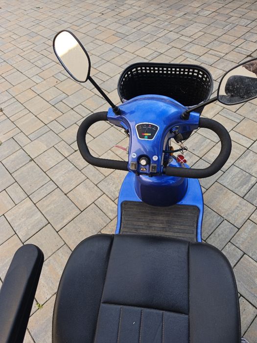 Vând triciclu electrică