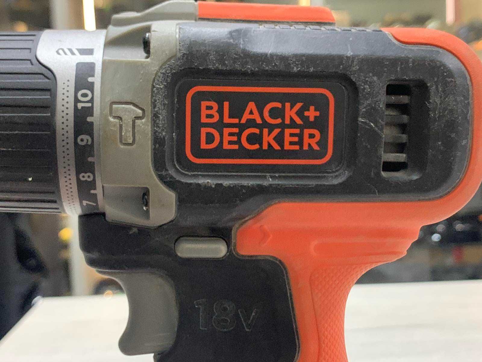 Акумулаторна бормашина Black+Decker BDASB18