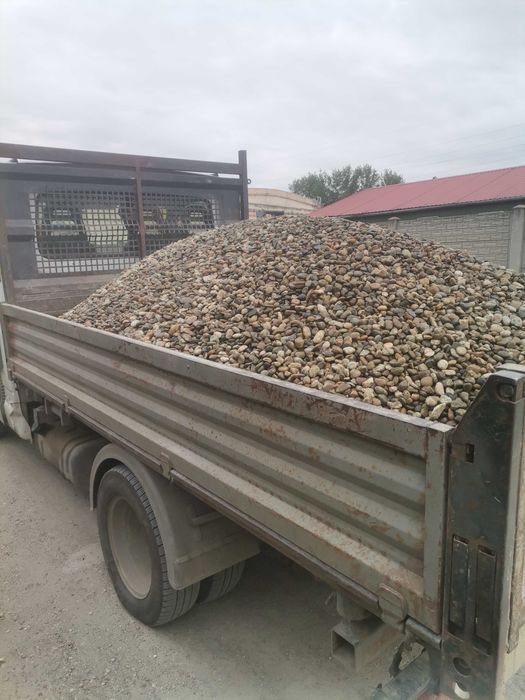 Nisip sort piatra concasata moloz compost Pamant negru pământ nisipos