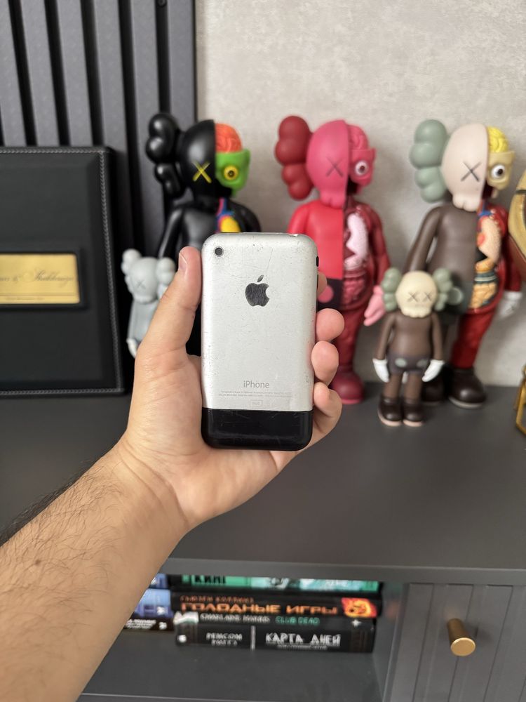 Продается Iphone 2G (Первый айфон) для ценителей