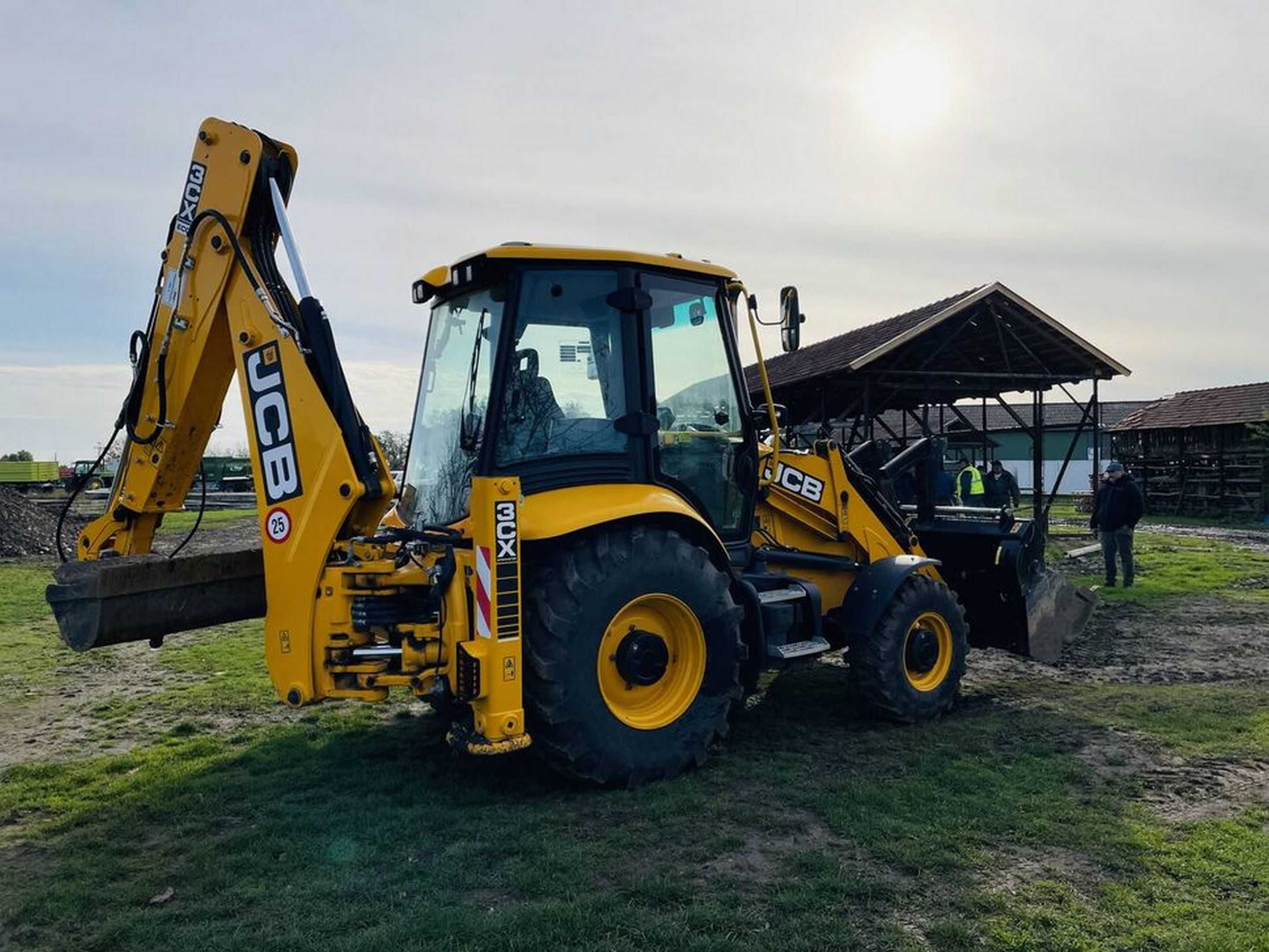 Buldoescavator Jcb 3CX - PROBA - Cupe Diverse