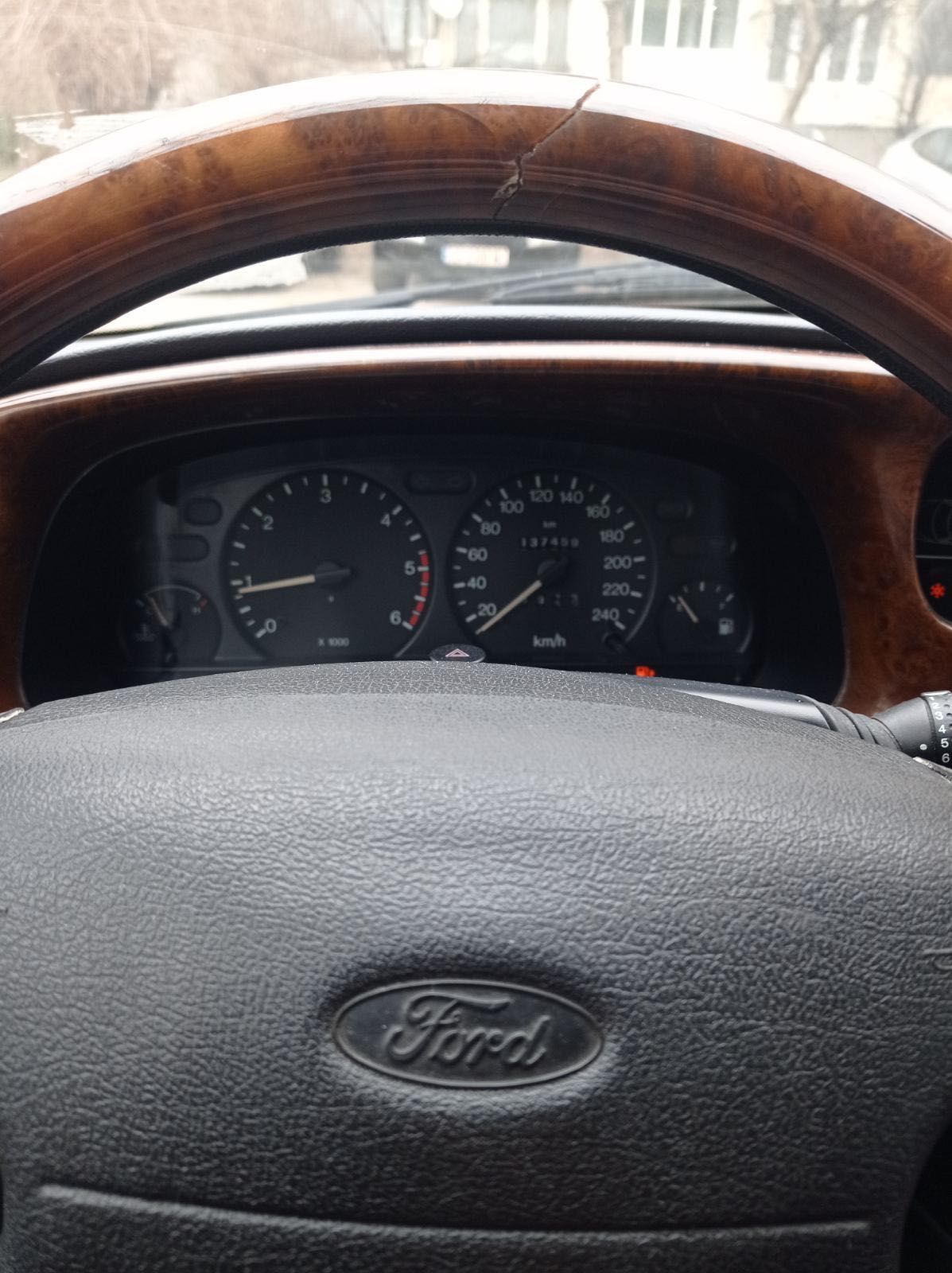 Ford Mondeo 1999г.