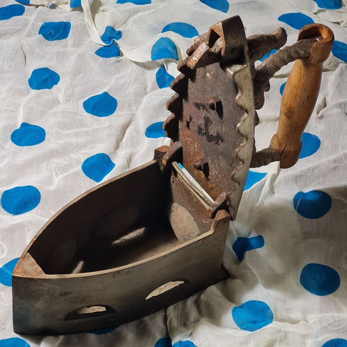 Fier de călcat cu jaratec