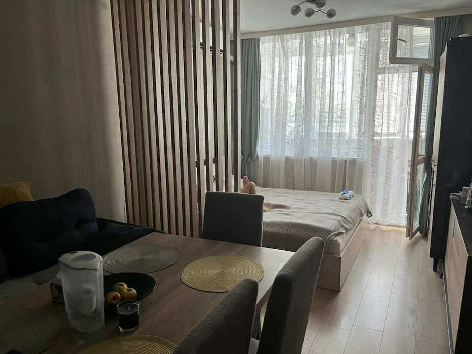 Двустаен апартамент с паркомясто