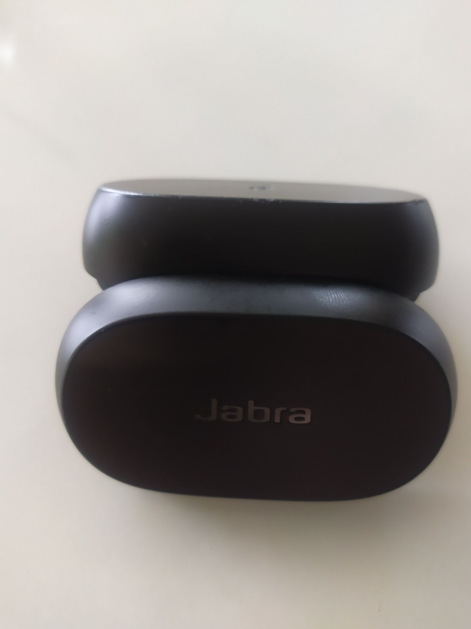 зарядна кутийка за слушалки Jabra