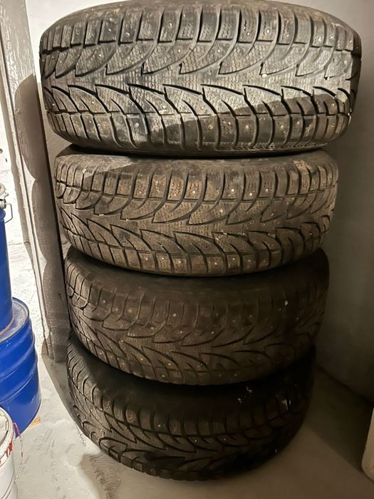 Продам комплект зимних колес !