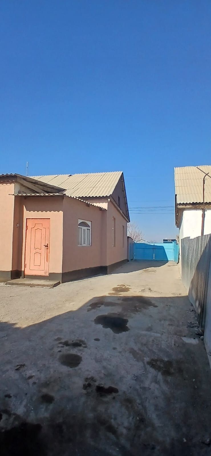Үй сатылады арзаааан