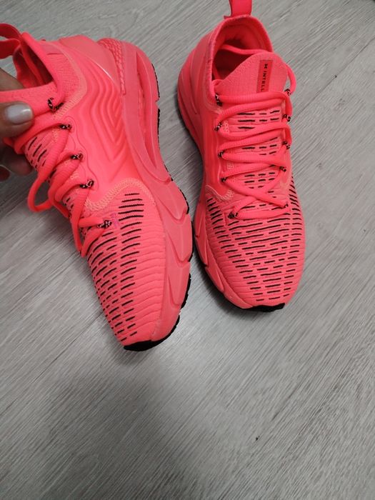 Уникални маратонки Under armour