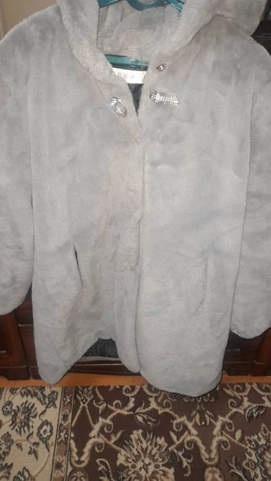 Женская шуба продается