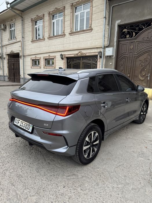 BYD E 2 Sotiladi Afitsalniy