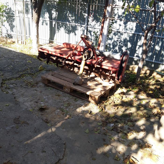 Freză de vînzare are 165 este cu distanțele de adîncime și deplasare l