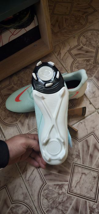 Футболни обувки найк 42 номер