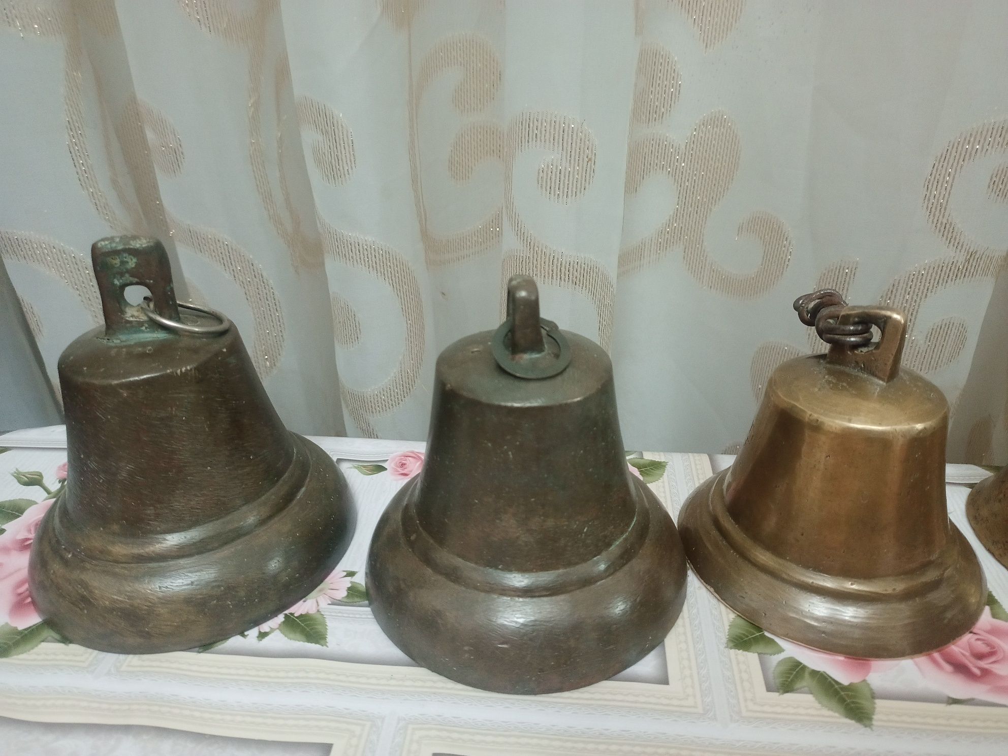 Продаётся старинный колоколы