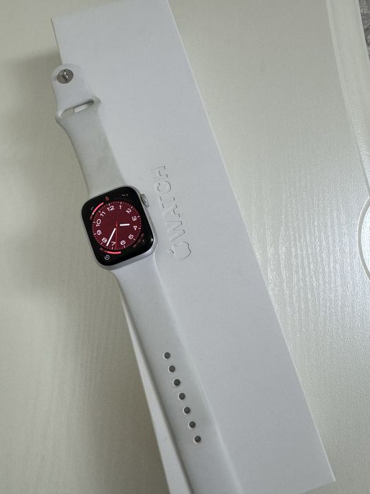 Смарт-часы Apple Watch Series 8 41 мм, белый