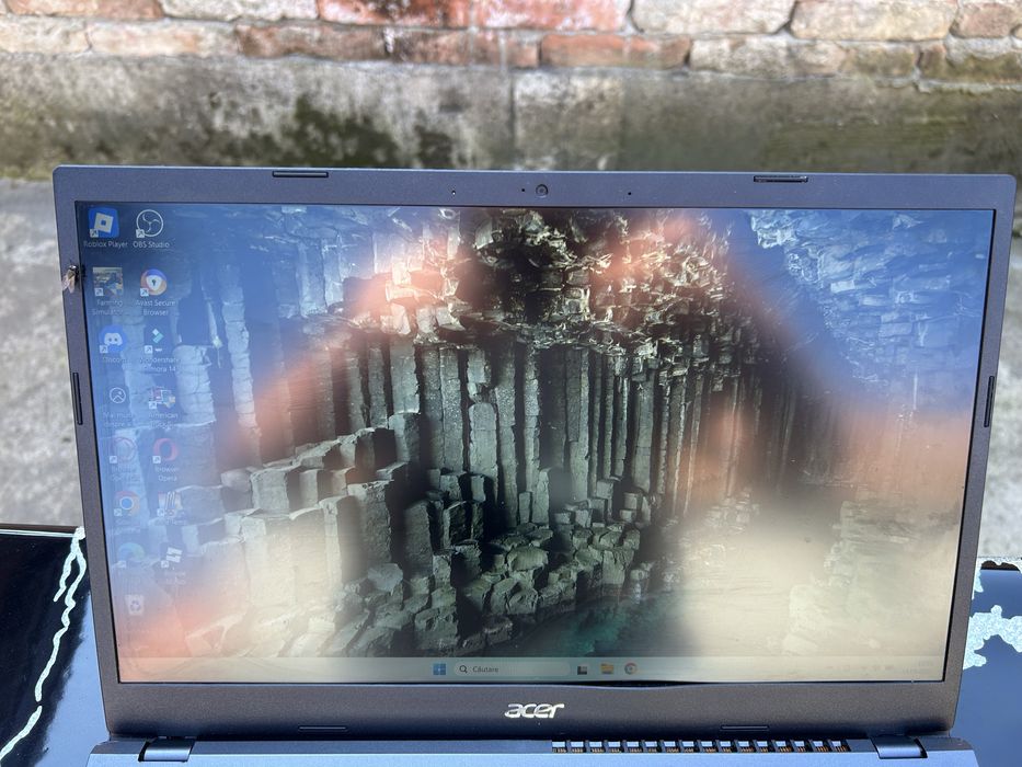 De vanzare leptop acer aspire 7 bun folosit 6 luni