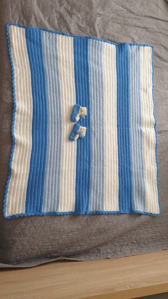 Pătură/paturică tricotata manual bebe si botosi