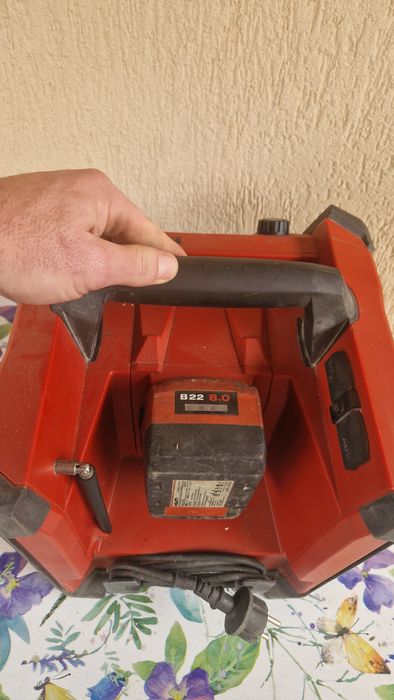 Vând Radio Hilti