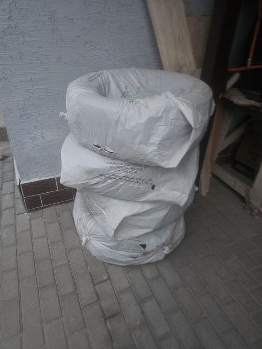 Продам шины на Митсубиси паджеро  265/60/18 б/у