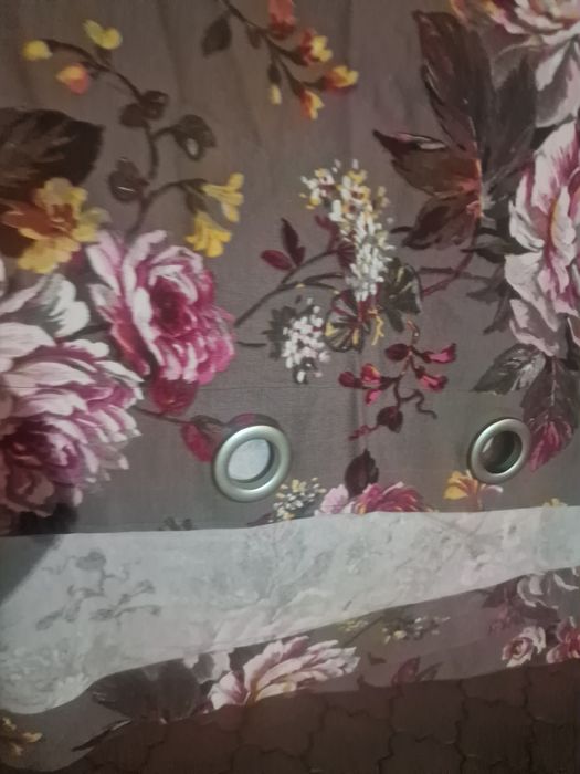 Vând 2 draperii noi Sofia