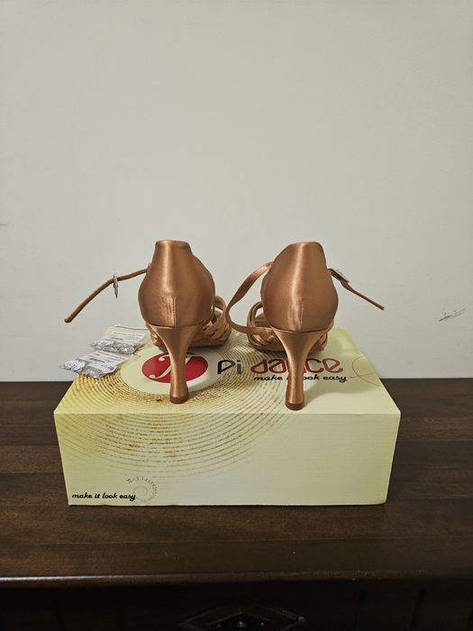 Sandale dans Pi Dance