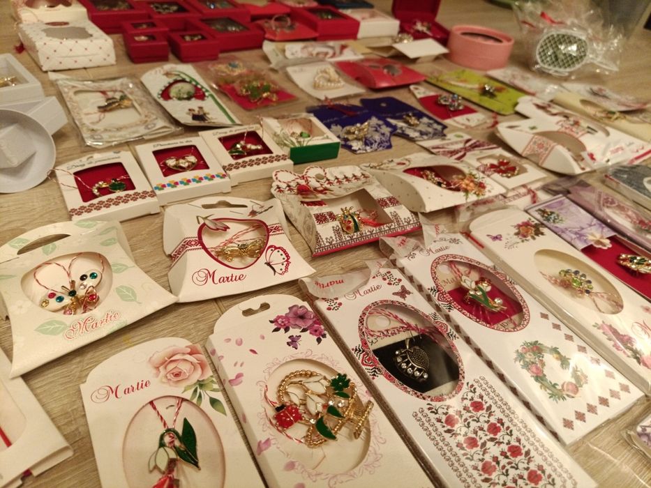 Mărtișoare stare foarte buna