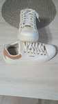 Adidadi dama Guess