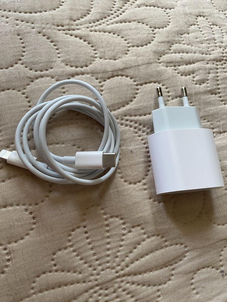 iPhone зарядка оригинал