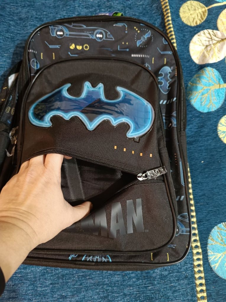 Ghiozdan nou batman