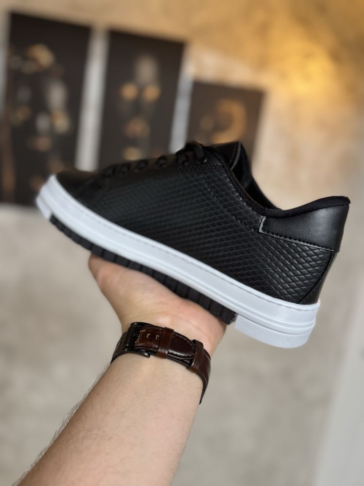 Adidasi Barbati Philipp Plein Black & White!