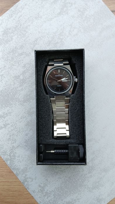 Универсальные часы Silver Black