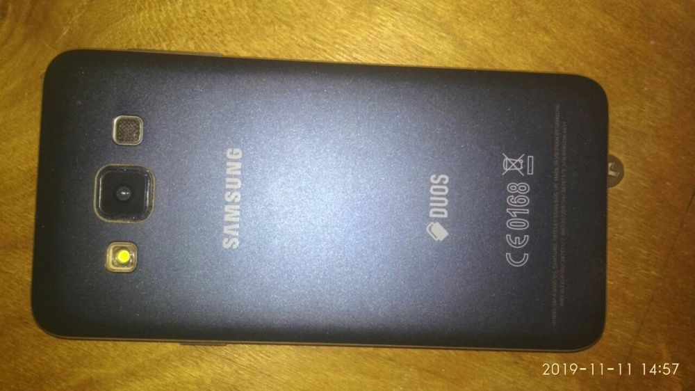 Продам samsung a3 (2015)