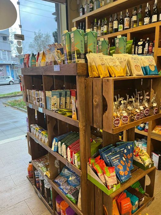 Стелаж! Стелаж за хранителен магазин!