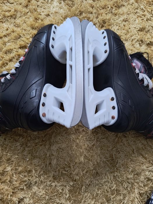 Vând patine Hockey se Crowned