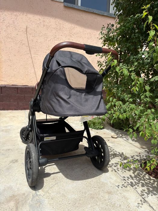 Продам прогулочную коляску