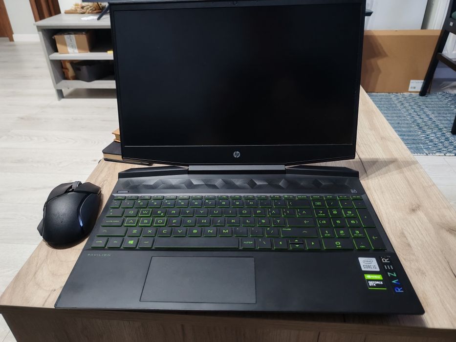 Laptop HP RAZER Pavilion 15