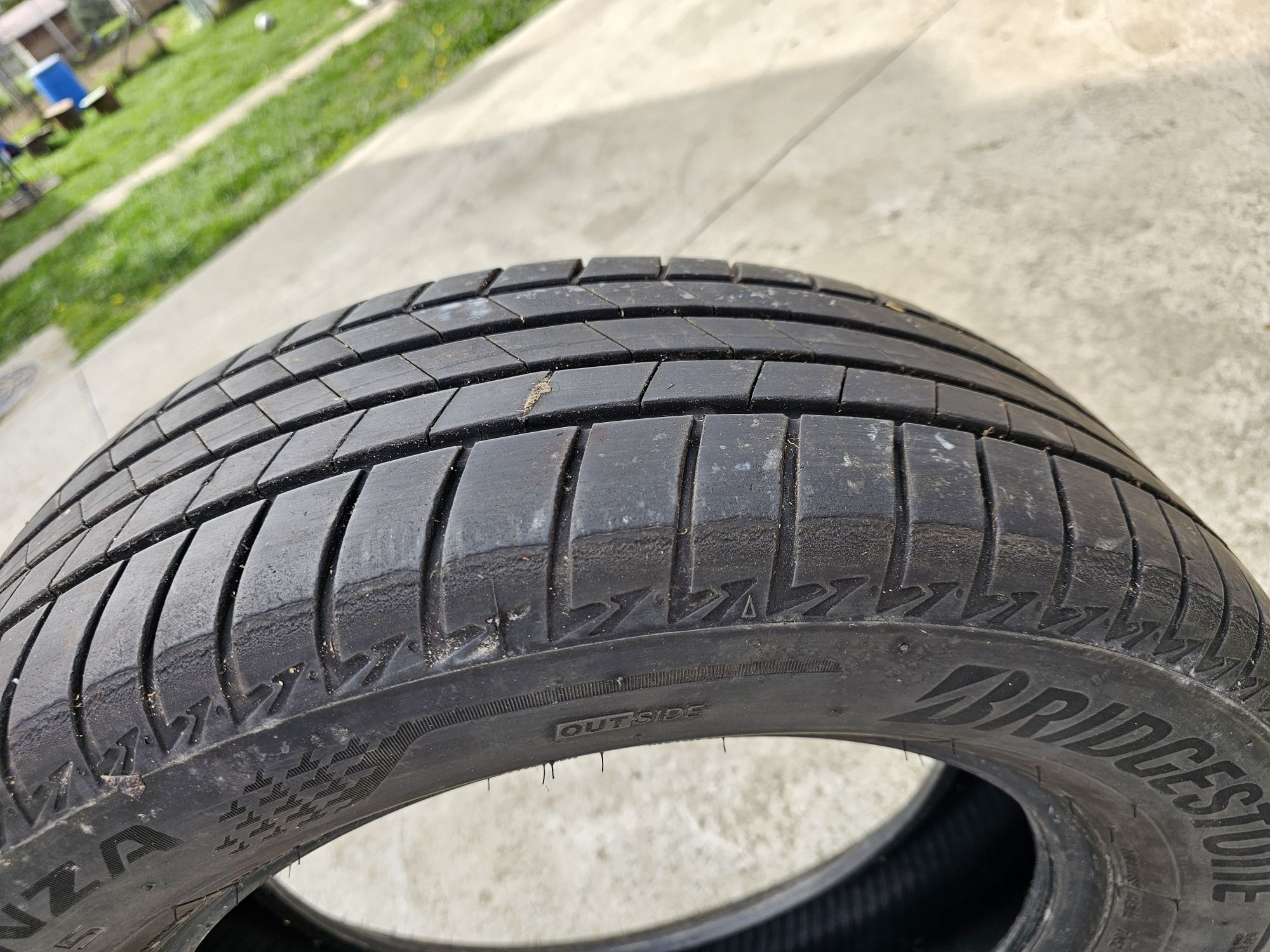 Vând anvelopa vara BRIDGESTONE- 225/60 R17