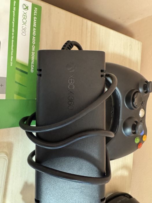XBOX 360 500GB с две игри