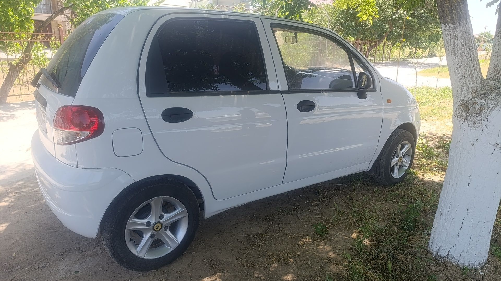 Matiz moshina sotiladi