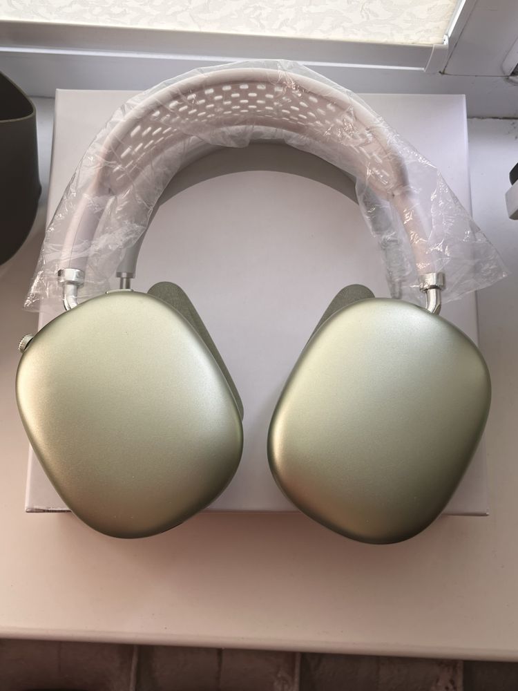 Продам AirPods Max в идеальном состояние