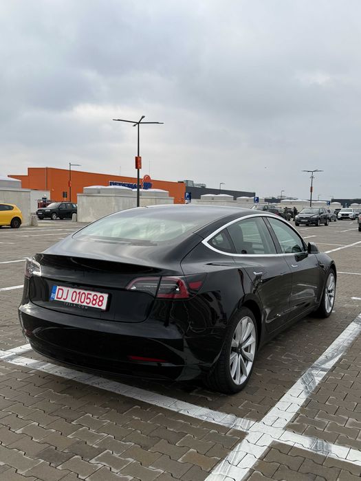 Vând Tesla Model 3 Long Range - AWD 2019