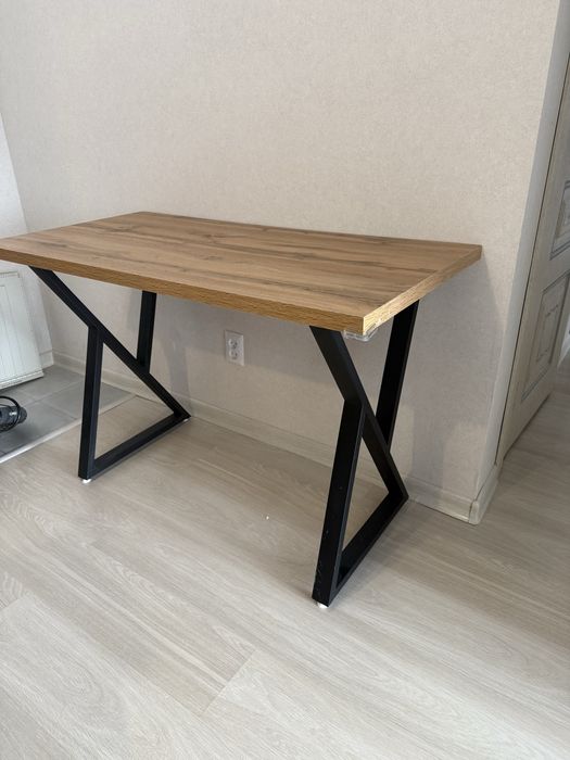 Продам рабочий стол 10.000 тг