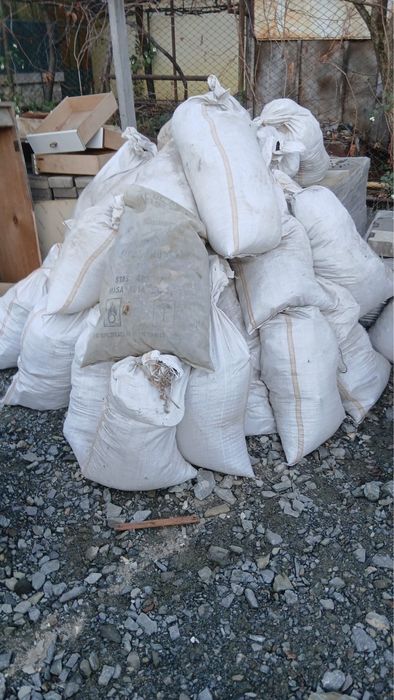 Gratuit - Gunoi de pasare la sac