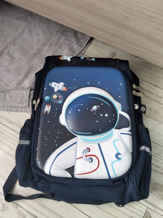 Продам школьный рюкзак.