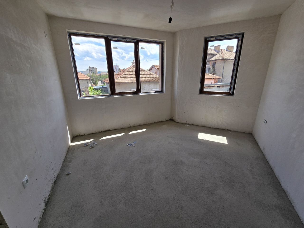 Продава се Двустаен апартамент в Казанлък - 70 кв.м за 1020 €/кв.м - Снимка #5