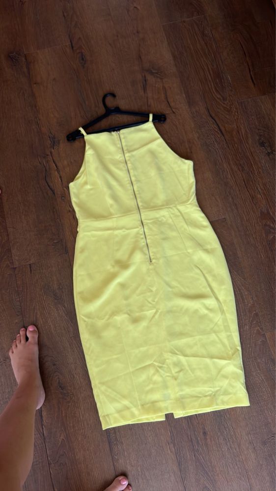 Дамска рокля - молив - жълт цвят Уникално красива