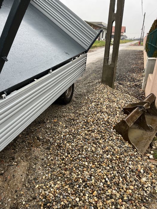 Transport nisip, balast, pamant, moloz, piatra, asfalt