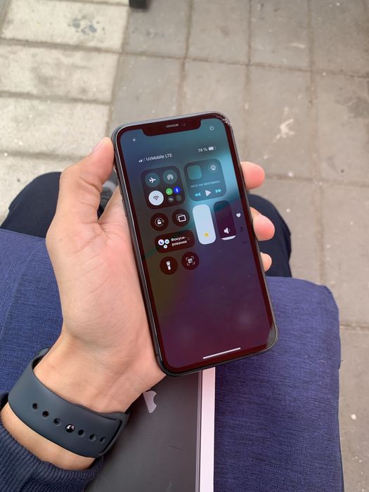 iPhone 11 Full/82%