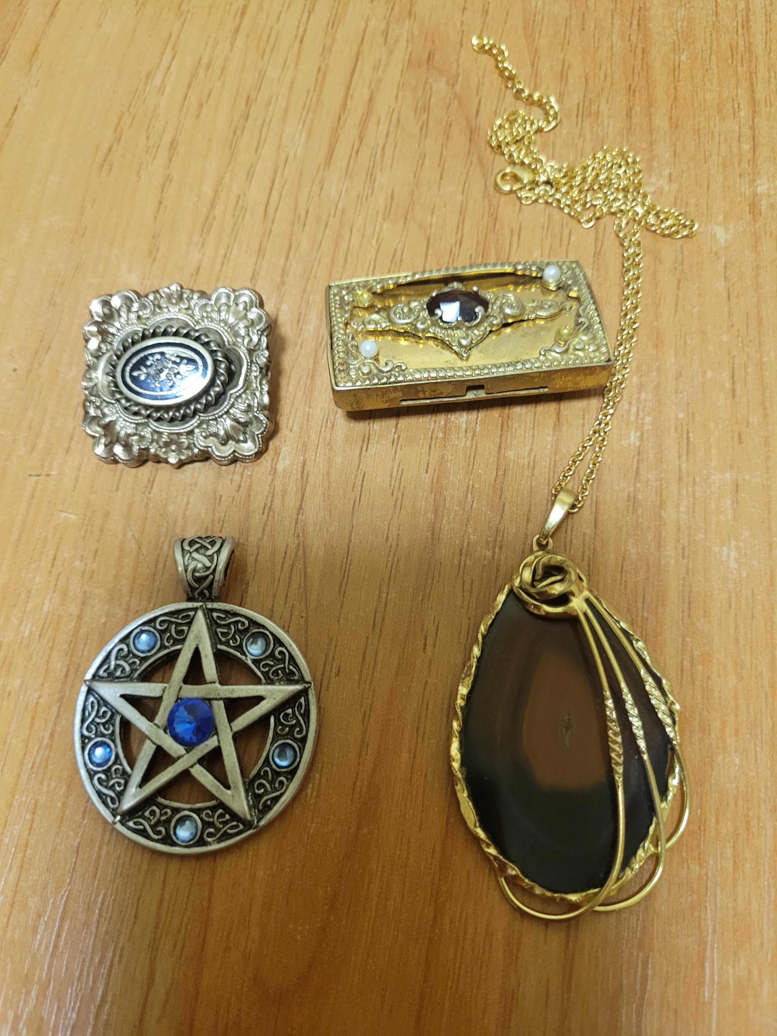 Bijuterii vintage și accesorii